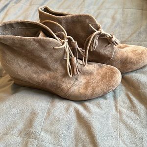 Dr Scholl’s booties brown suade size 9
